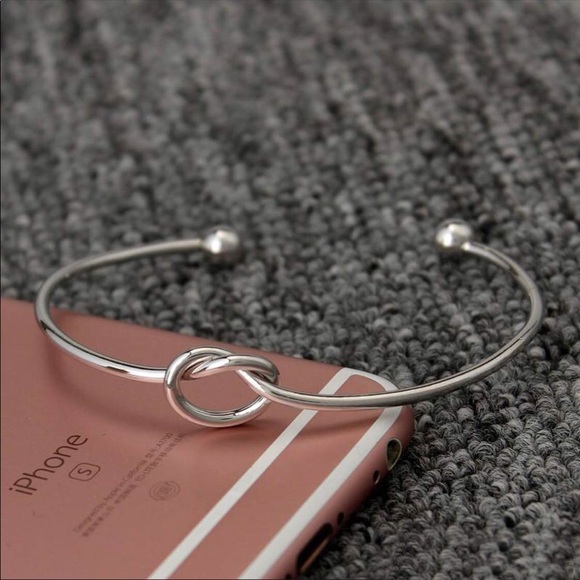 Dainty Knot Bracelet - Picture 3 of 5